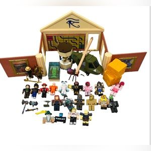 Roblox Museum with large Lot of Figures & Accessories